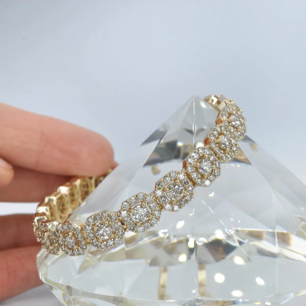 13.50-13.50 CT Round Cut Diamonds - Diamond Bracelet