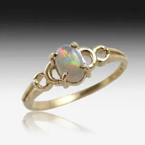 14KT YELLOW GOLD OPAL RING