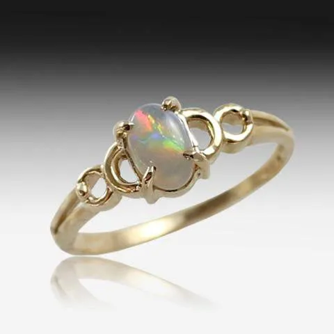 14KT YELLOW GOLD OPAL RING