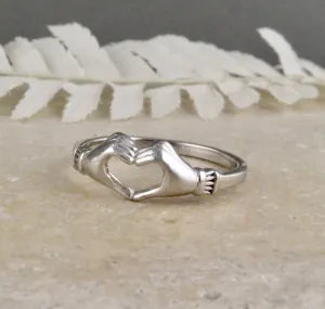 Heart Hands Ring