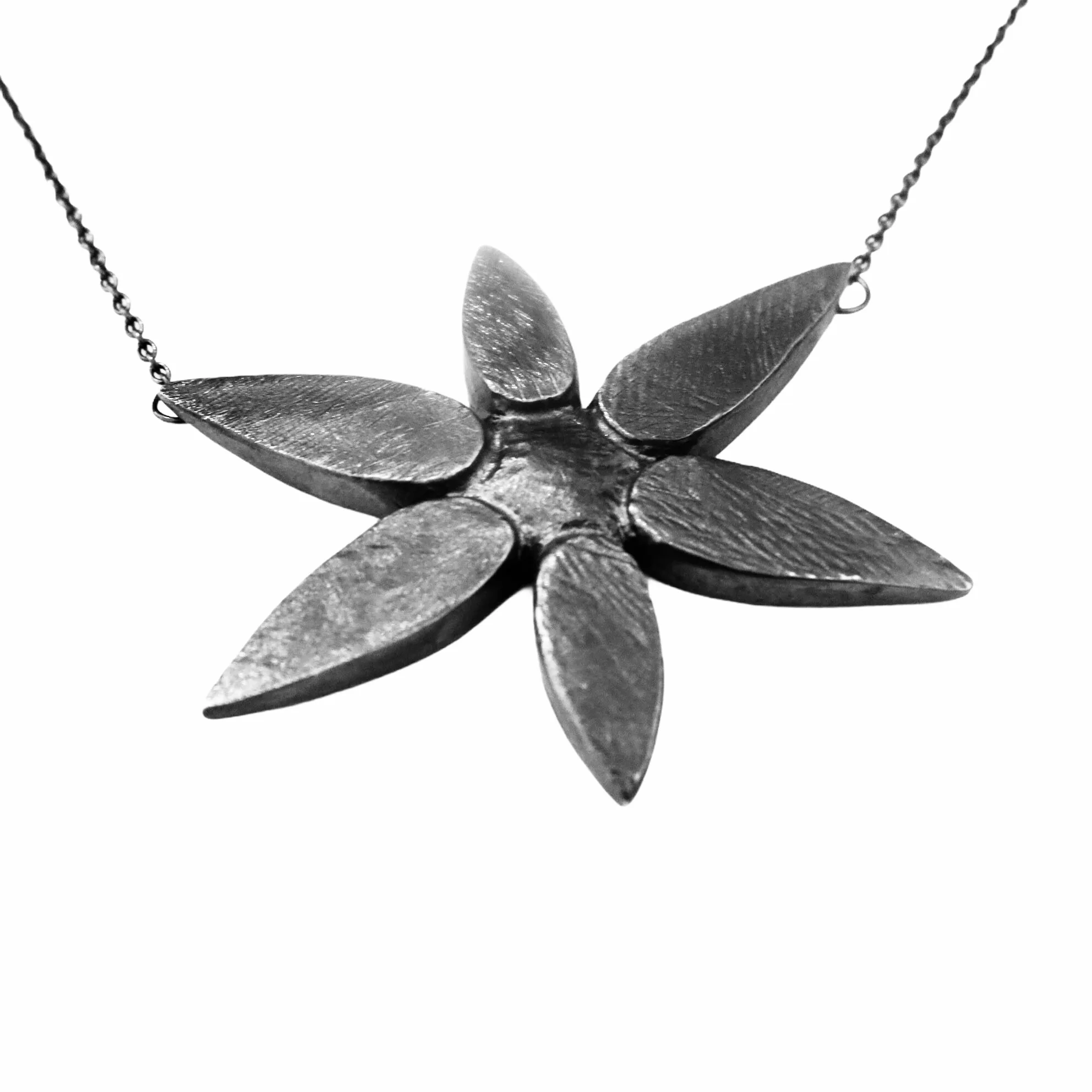 Horizontal Large Daisy Sterling Silver Necklace