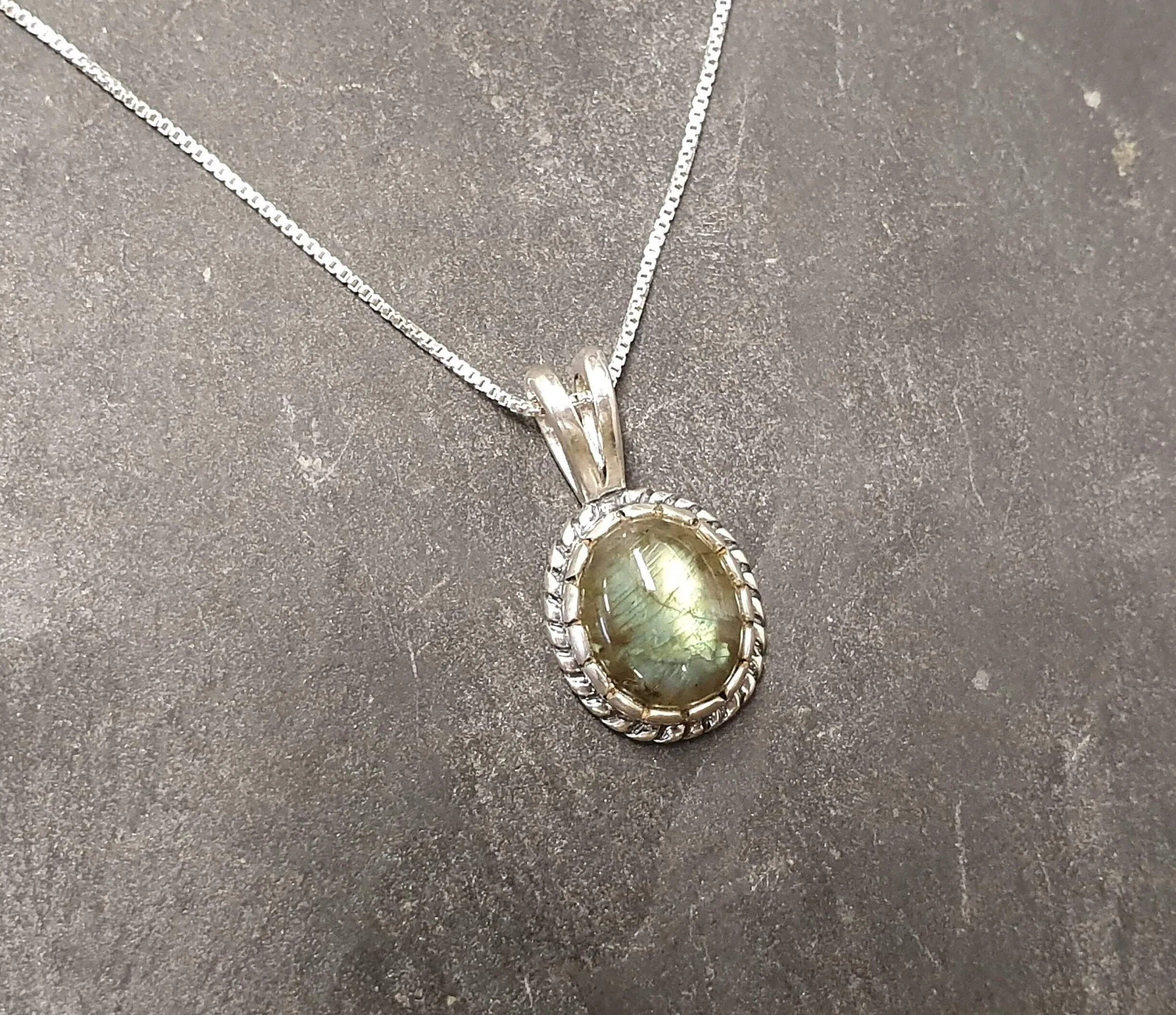 Labradorite Pendant - Green Labradorite Necklace - Oval Vintage Necklace