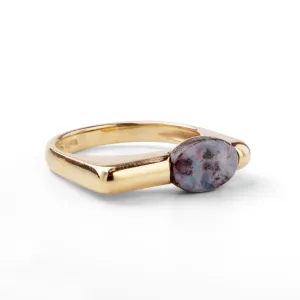 Oval-cut Boulder opal 18k yellow gold ring