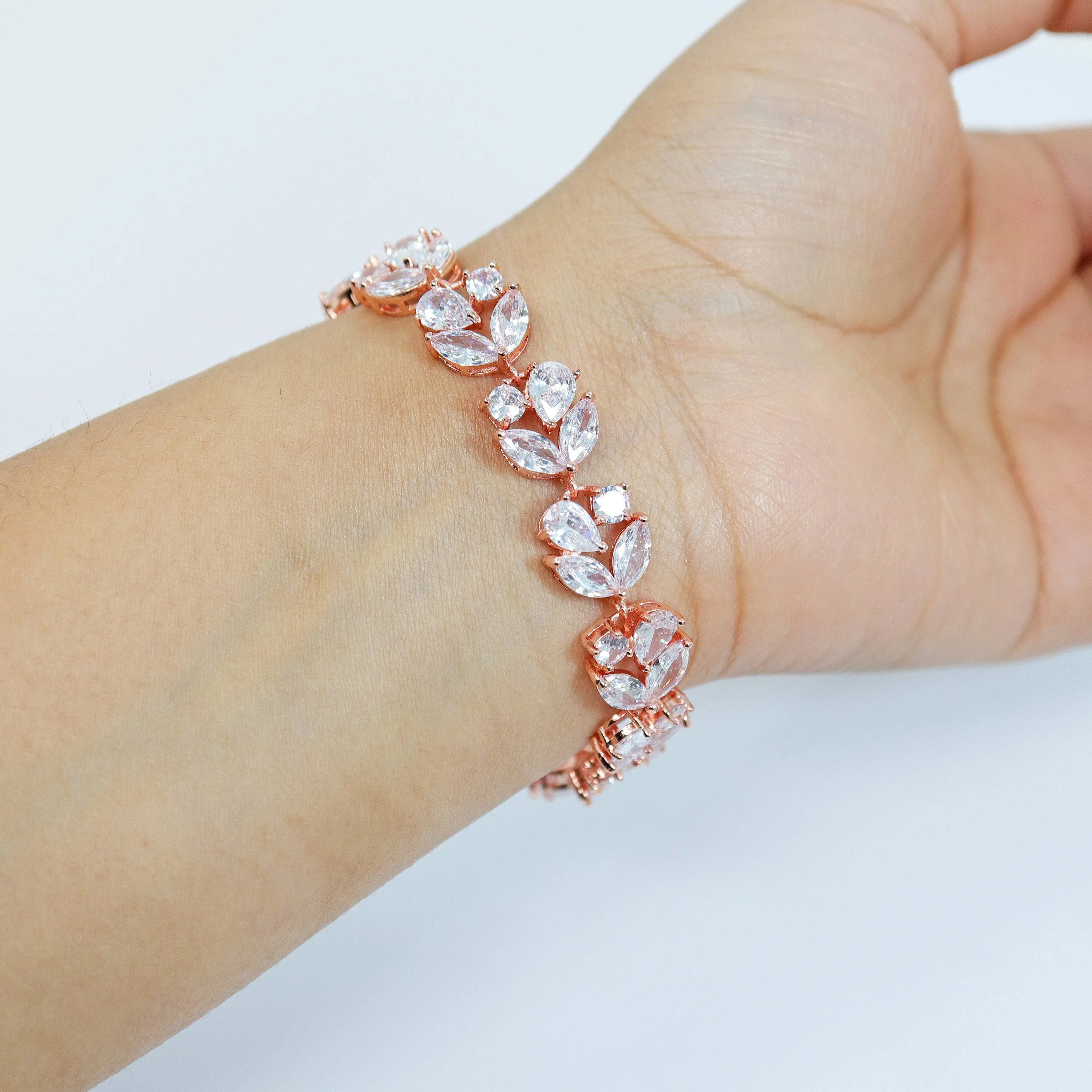 Rosegold Floral Leaves Dainty Bracelet, Delicate Bracelet, Bracelet Femme, Wedding Bracelet, Bridesmaid Gift, Bridal Bracelet.