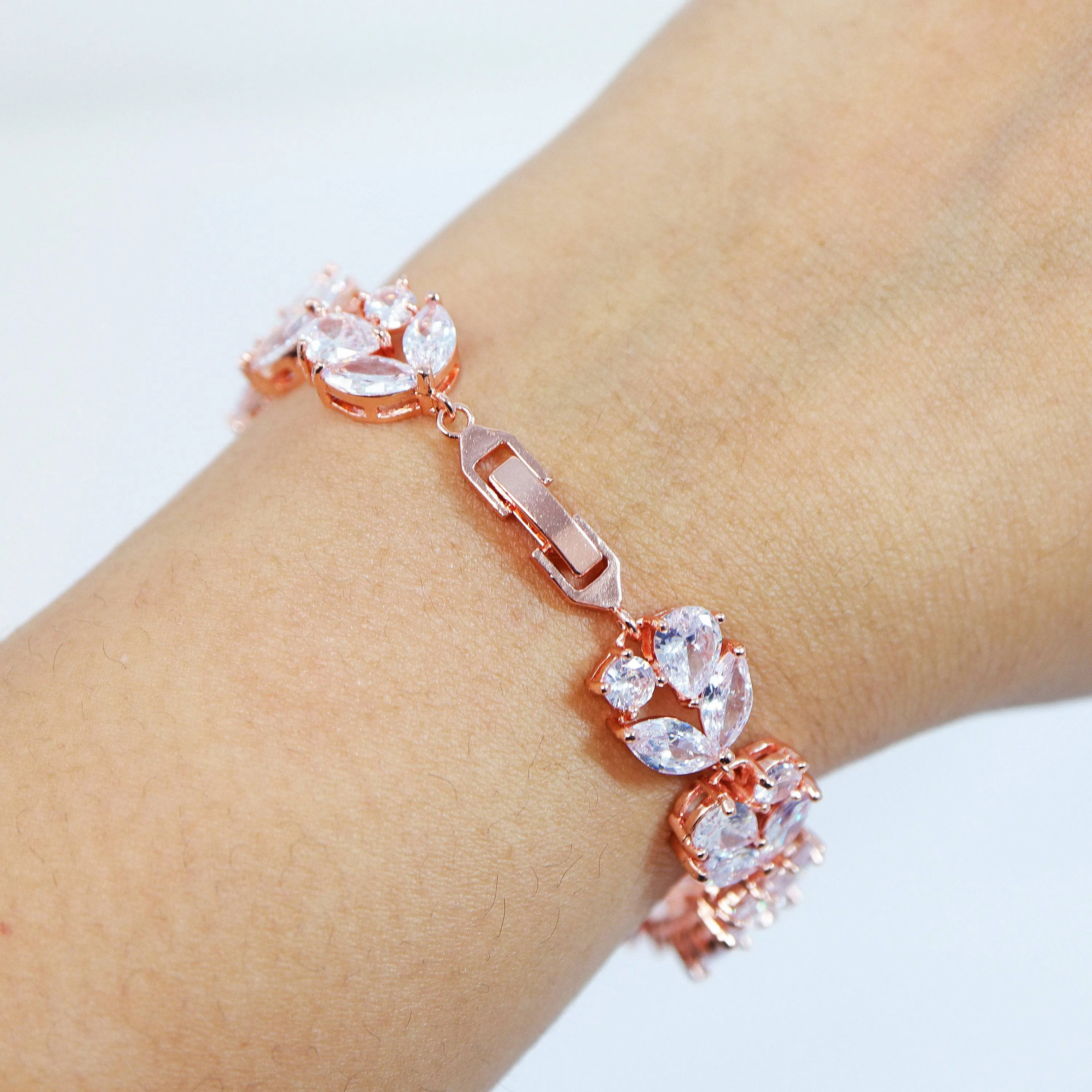 Rosegold Floral Leaves Dainty Bracelet, Delicate Bracelet, Bracelet Femme, Wedding Bracelet, Bridesmaid Gift, Bridal Bracelet.