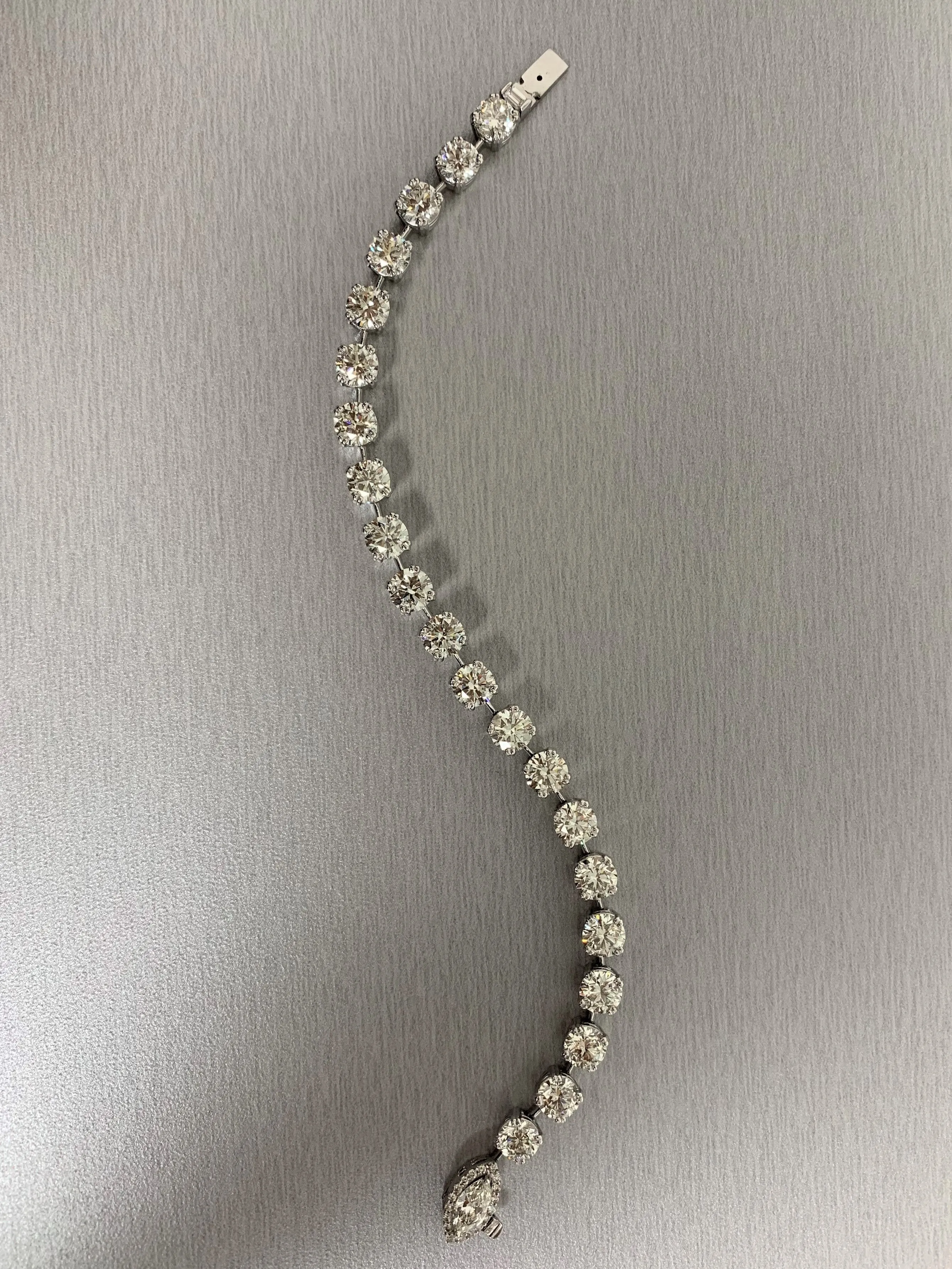 Round Diamond Tennis Bracelet (15.95 ct Diamonds) in Platinum