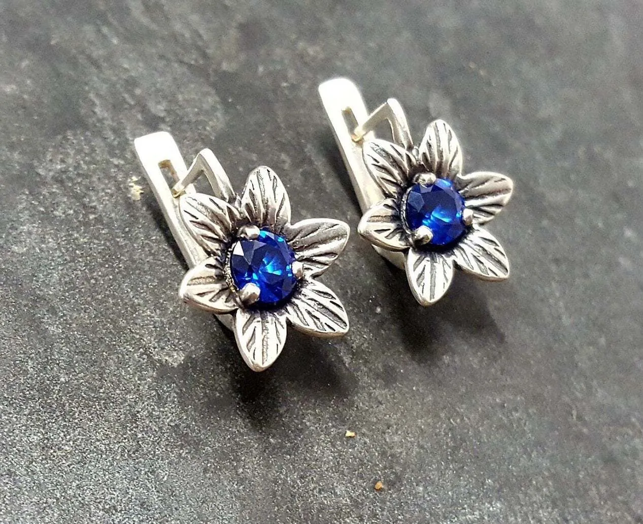 Sapphire Flower Earrings - Blue Floral Studs - Vintage Round Earrings