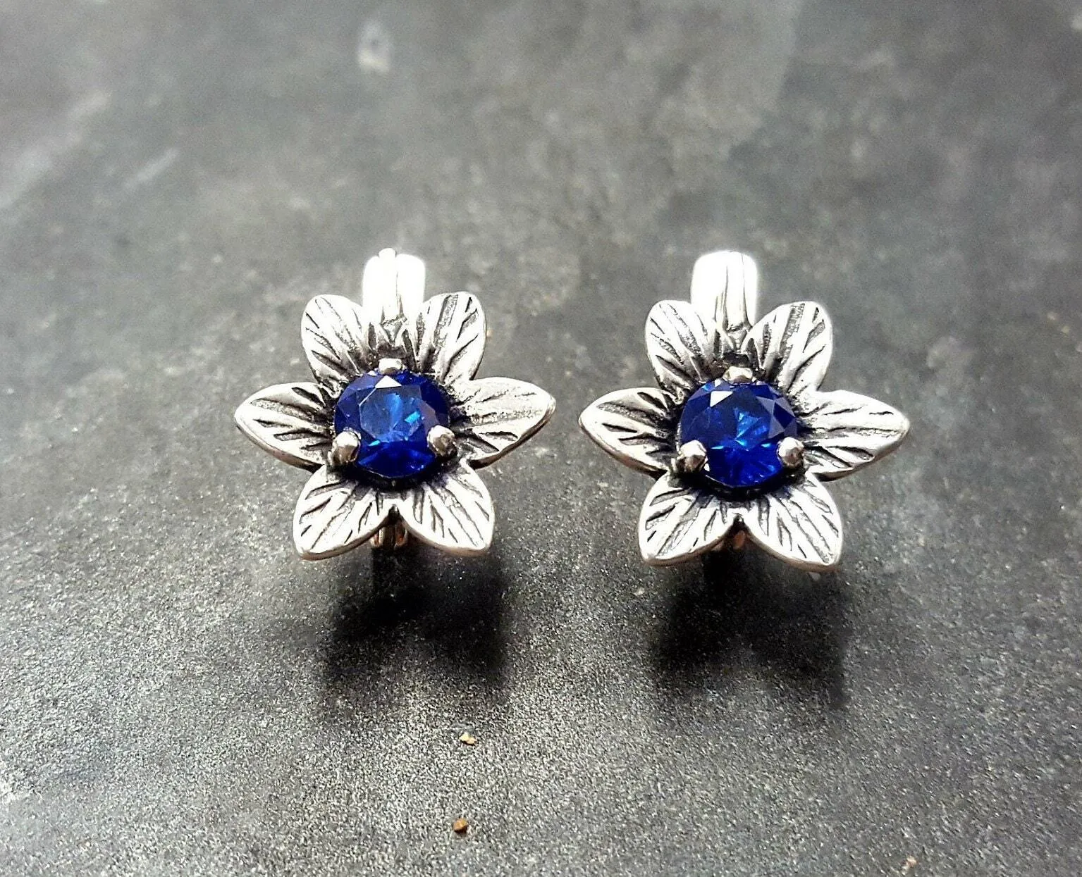 Sapphire Flower Earrings - Blue Floral Studs - Vintage Round Earrings