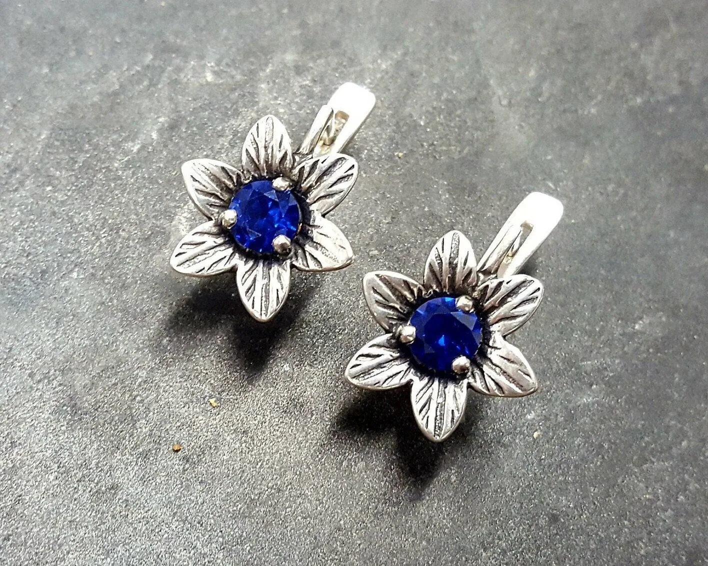 Sapphire Flower Earrings - Blue Floral Studs - Vintage Round Earrings