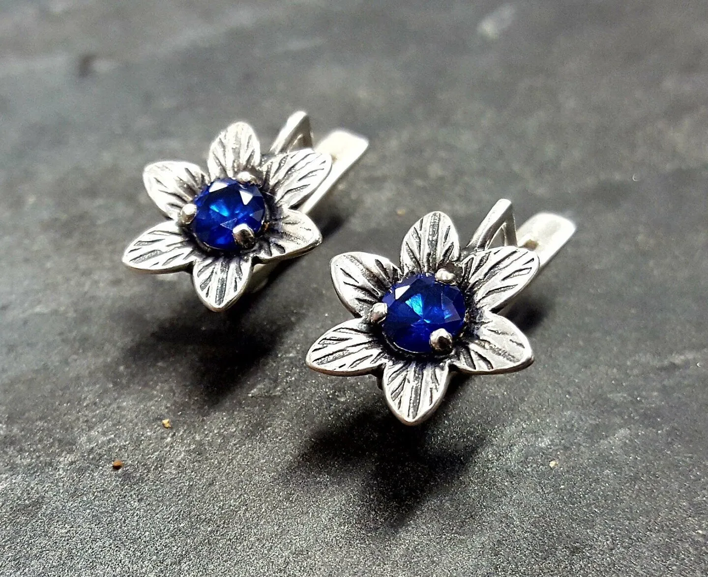 Sapphire Flower Earrings - Blue Floral Studs - Vintage Round Earrings