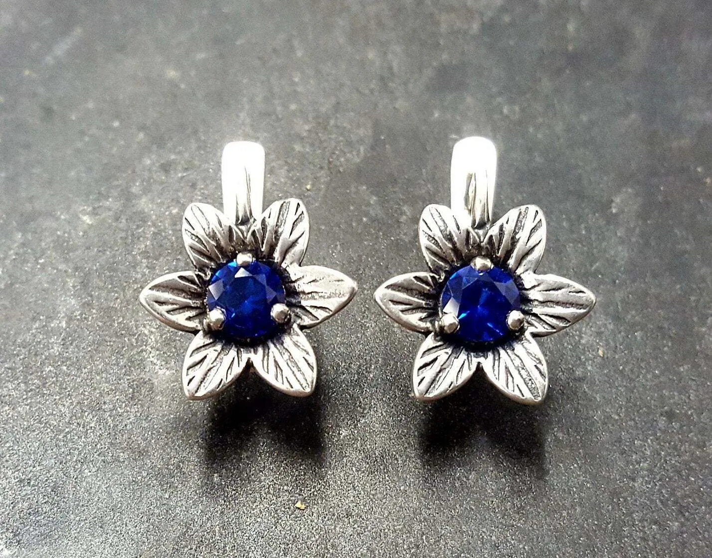 Sapphire Flower Earrings - Blue Floral Studs - Vintage Round Earrings