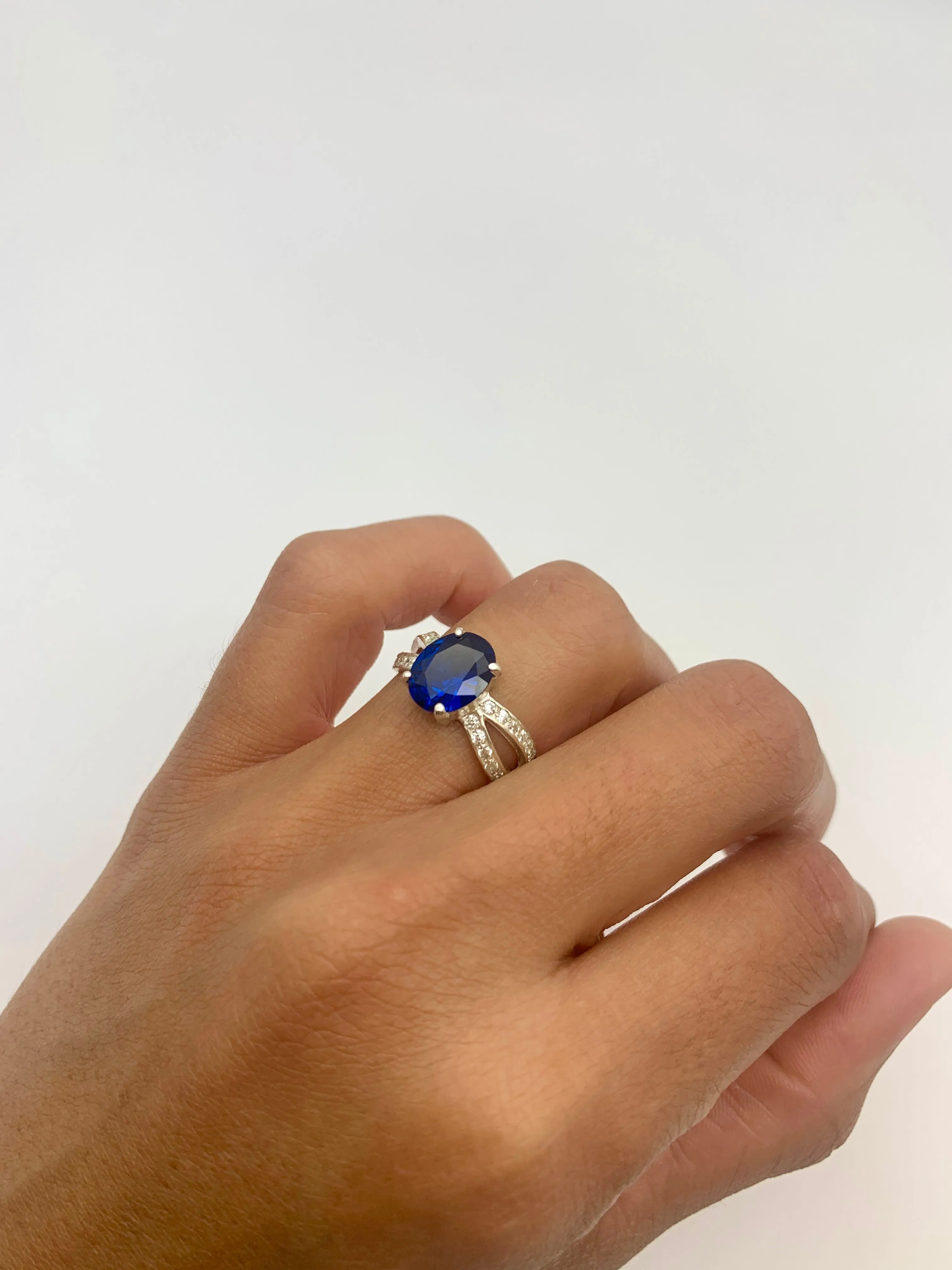 Sapphire Vintage Ring - Blue Promise Ring - Split Pave Band