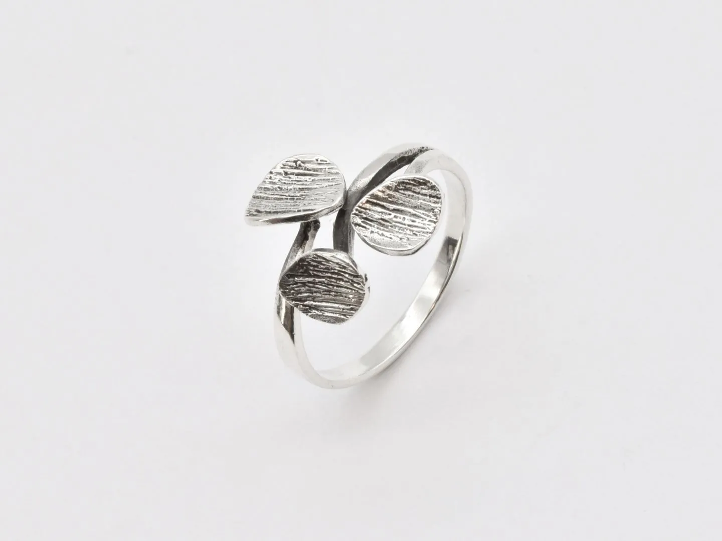 Silver Leaf Ring - Textured Silver Ring, Statement Leaf Band, Silver Vine Ring