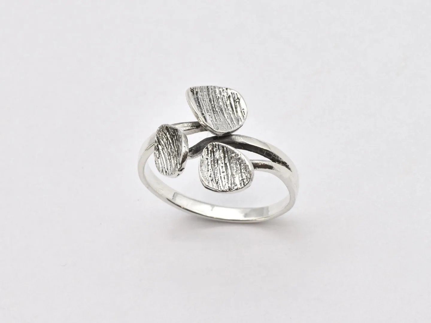 Silver Leaf Ring - Textured Silver Ring, Statement Leaf Band, Silver Vine Ring