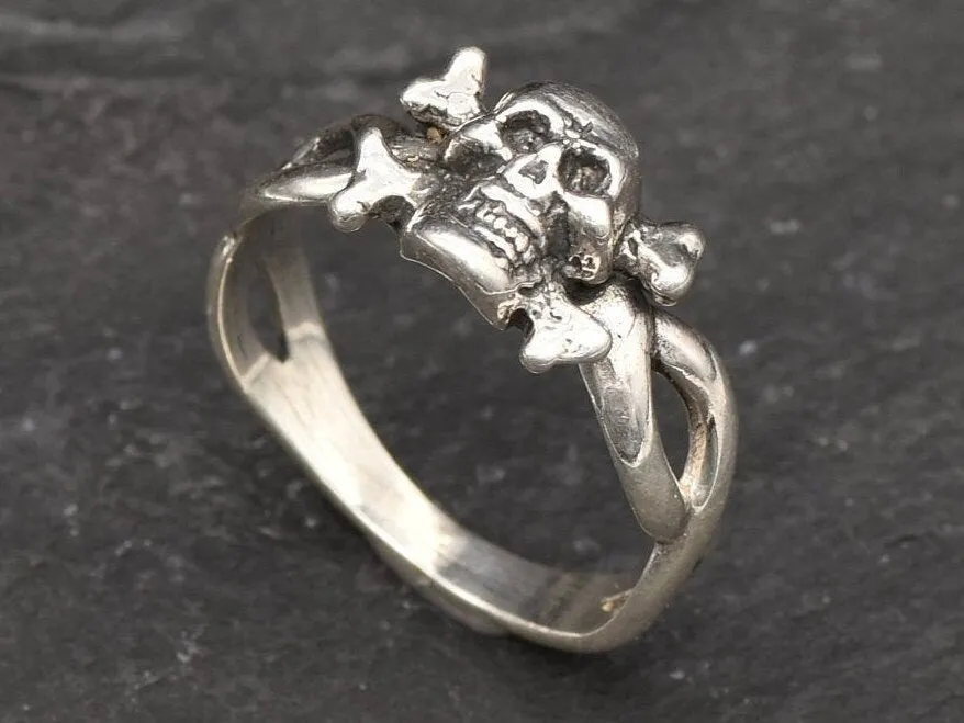 Silver Skull Ring - Gothic Silver Ring - Vintage Skull Ring