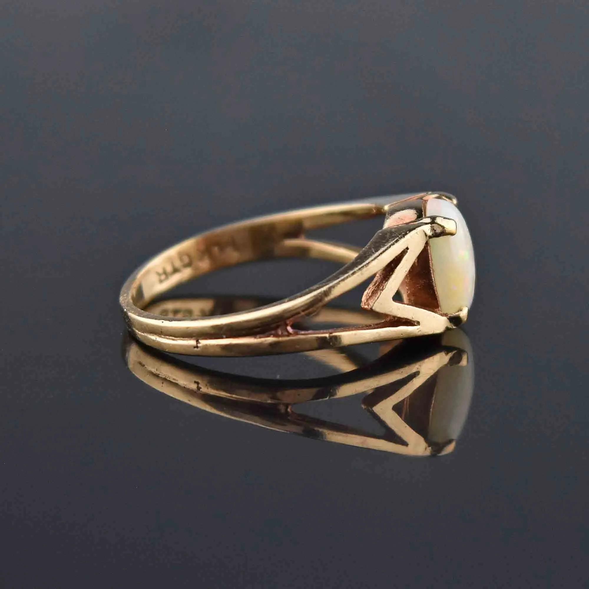 Vintage 14K Gold Art Deco Style Opal Ring