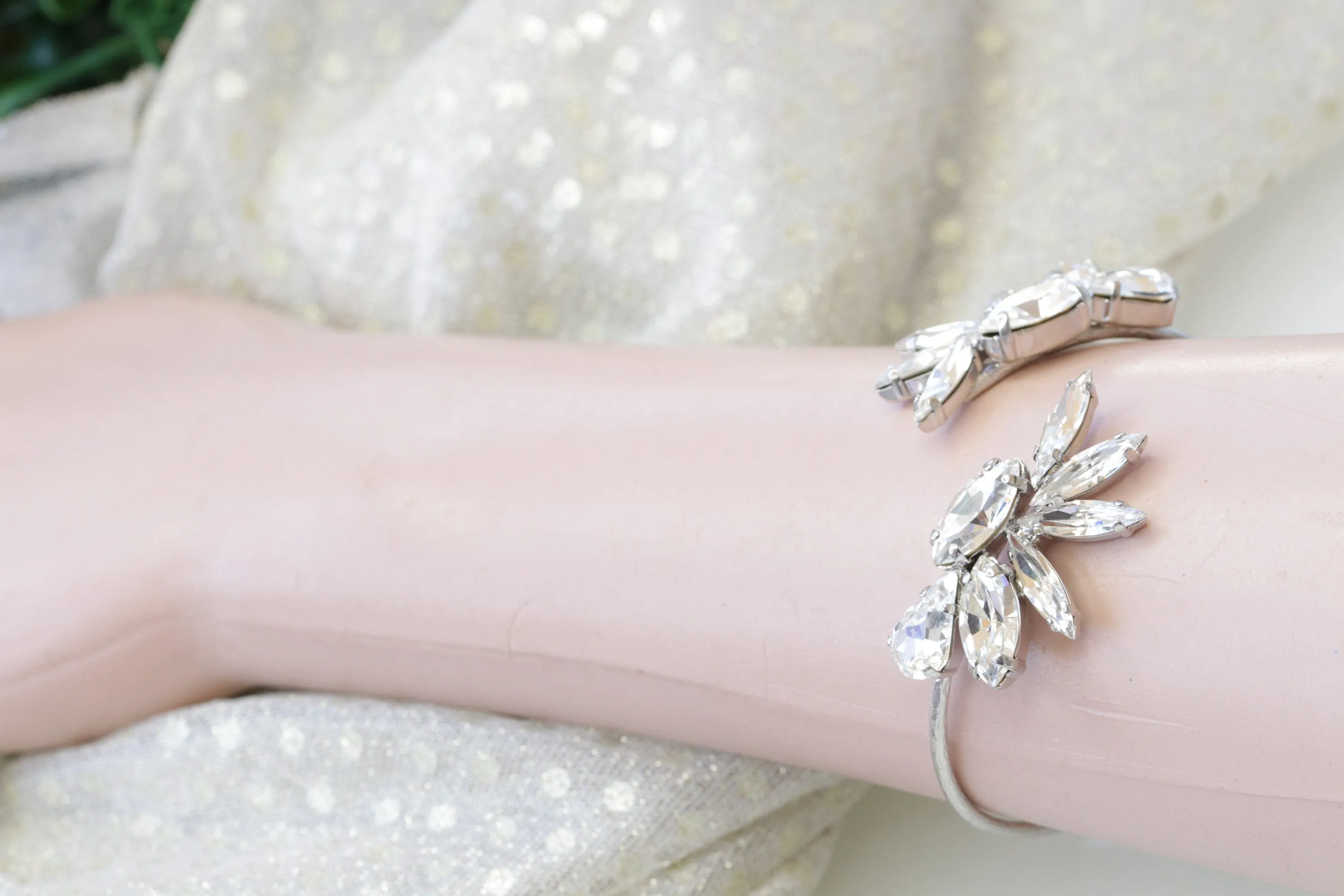 WHITE BRIDAL BRACELET